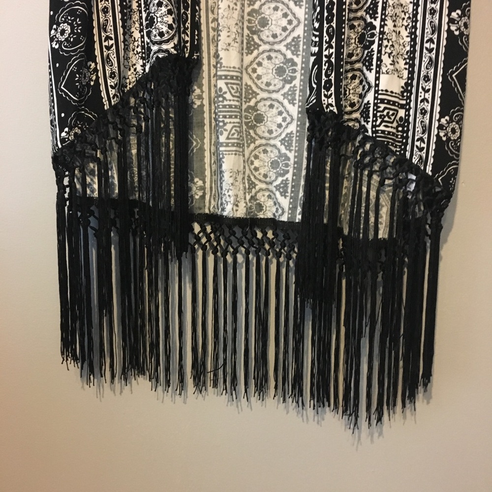 Fringed Kimono - Picture 3 of 6
